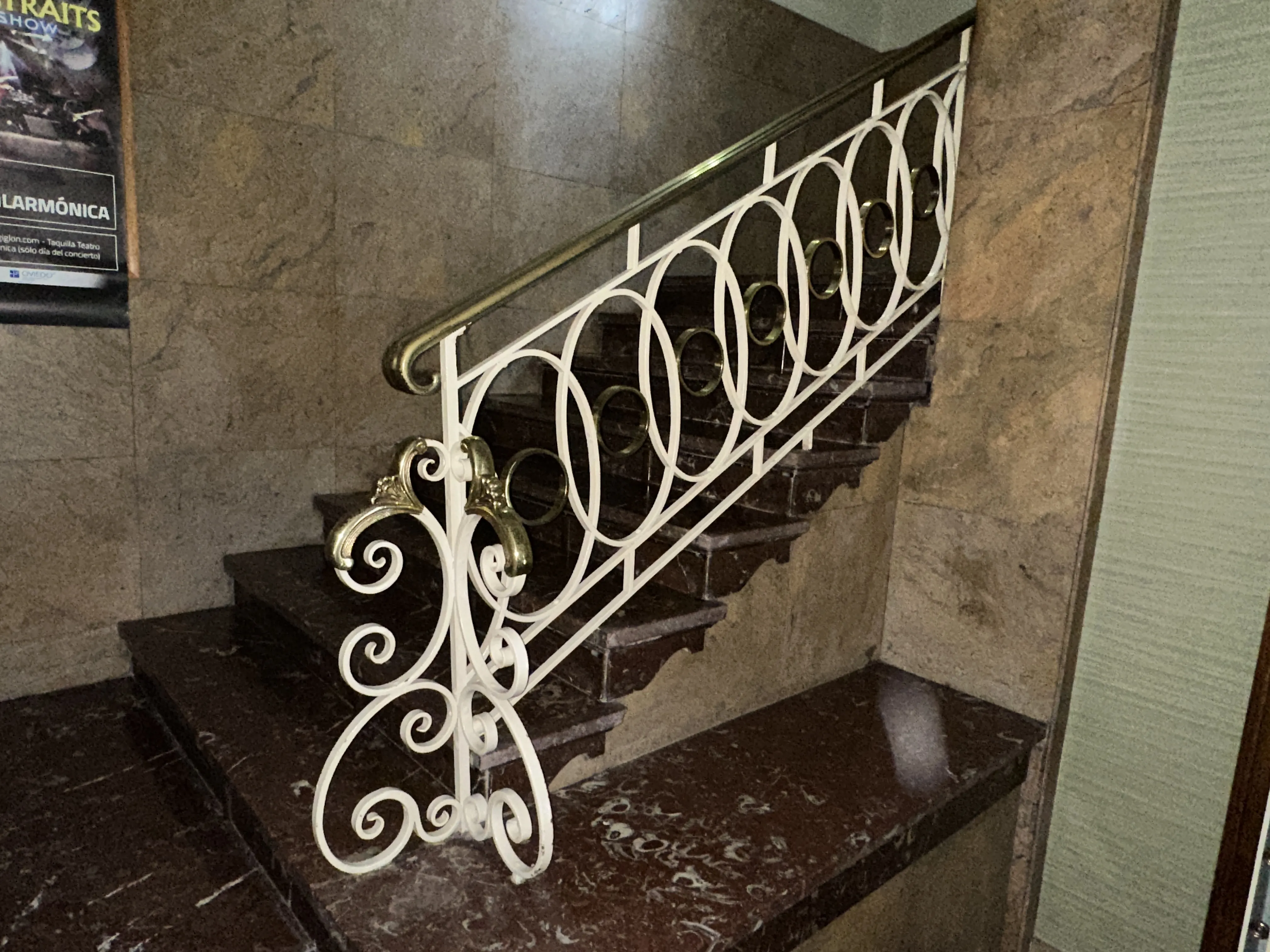 Escalera del teatro Filarmónica